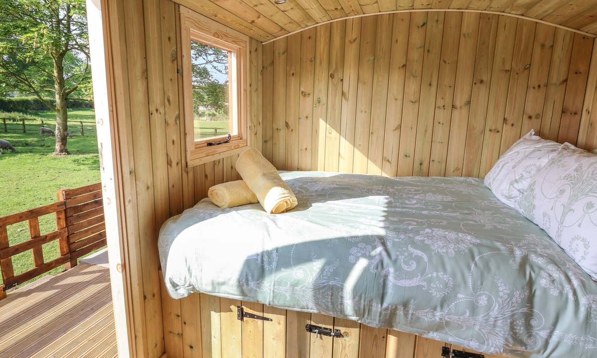 Whitchurch Cottage | The Oak Hut