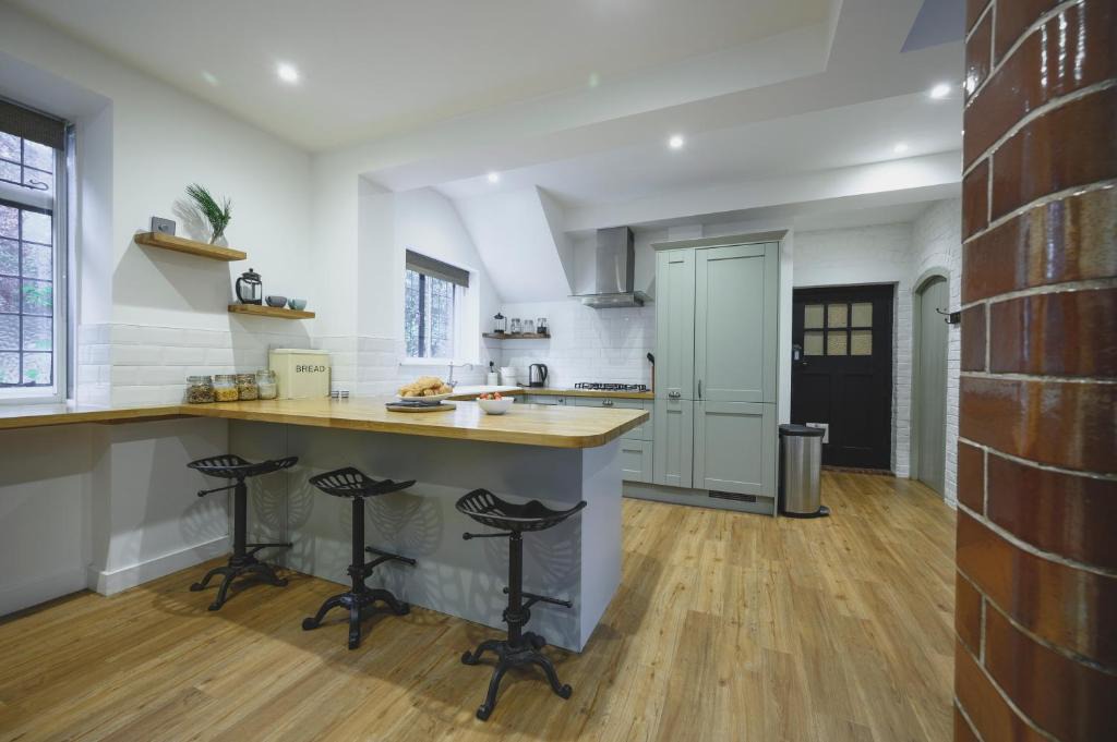 Hindhead House | The Old Cook's House