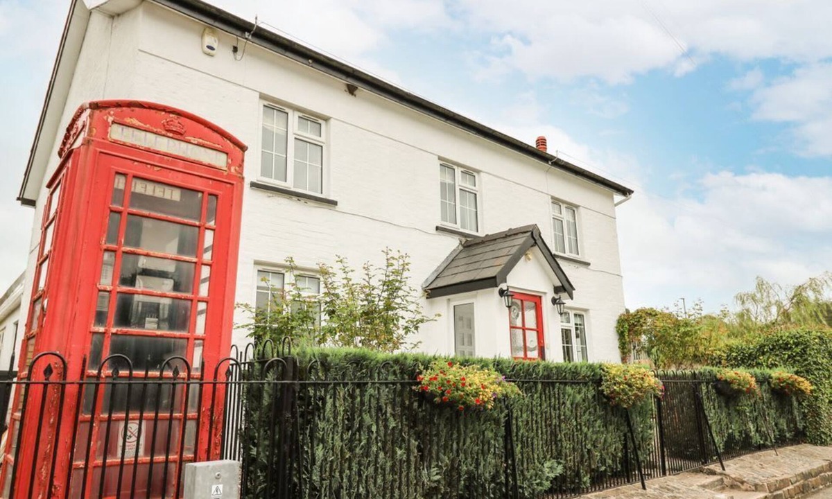 Penybont Cottage | The Old Post Office, Llandrindod Wells