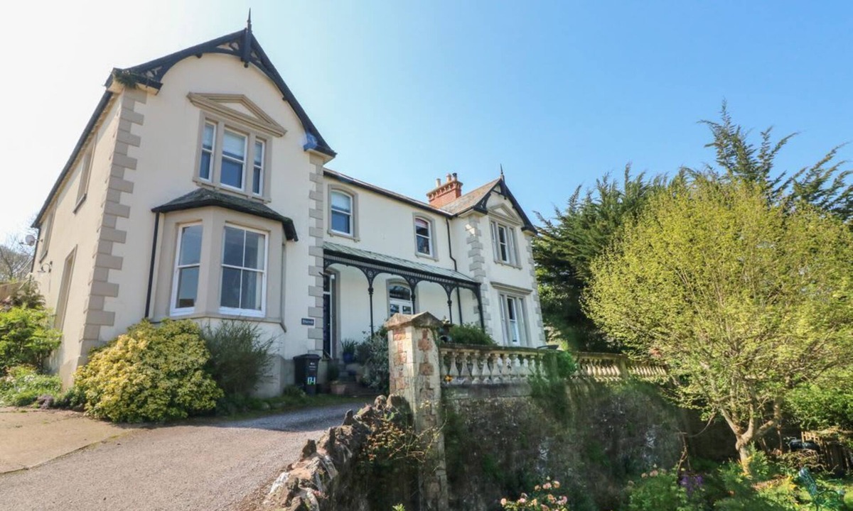 Alcombe House | The Outlook, Minehead
