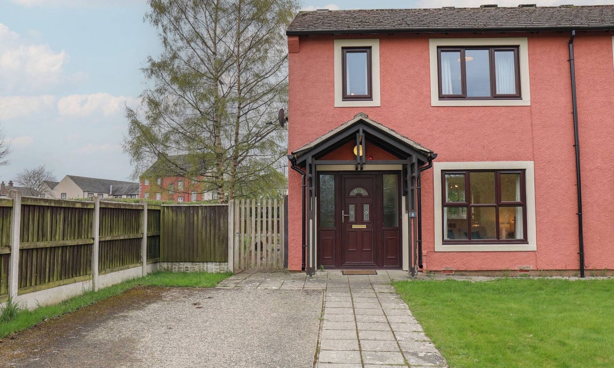 Eamont Bridge Cottage | THE PICNIC PATCH AT EAMONT PARK, family friendly in Penrith