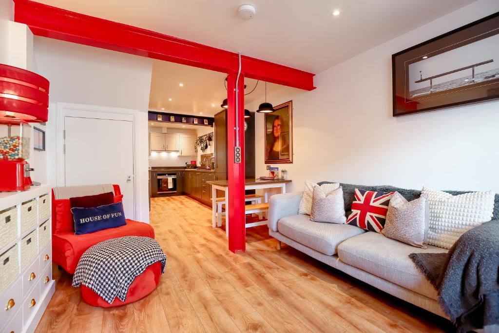 Worthing Apartment | The Simms Suite
