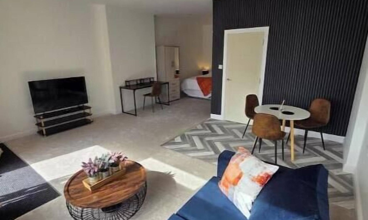 Blackburn Apartment | The Spacious Suite by JS Apartments