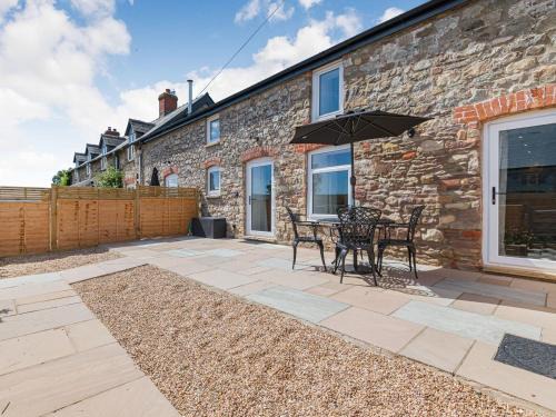 Llanvair Kilgeddin House | The Stables - Cottage