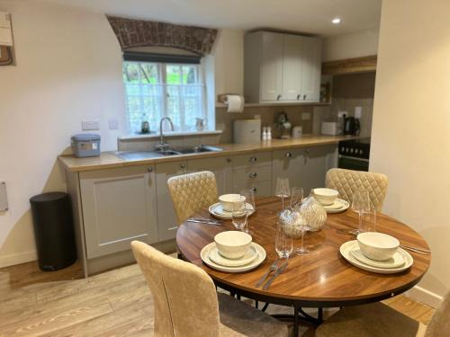 Worlington House | The Stables