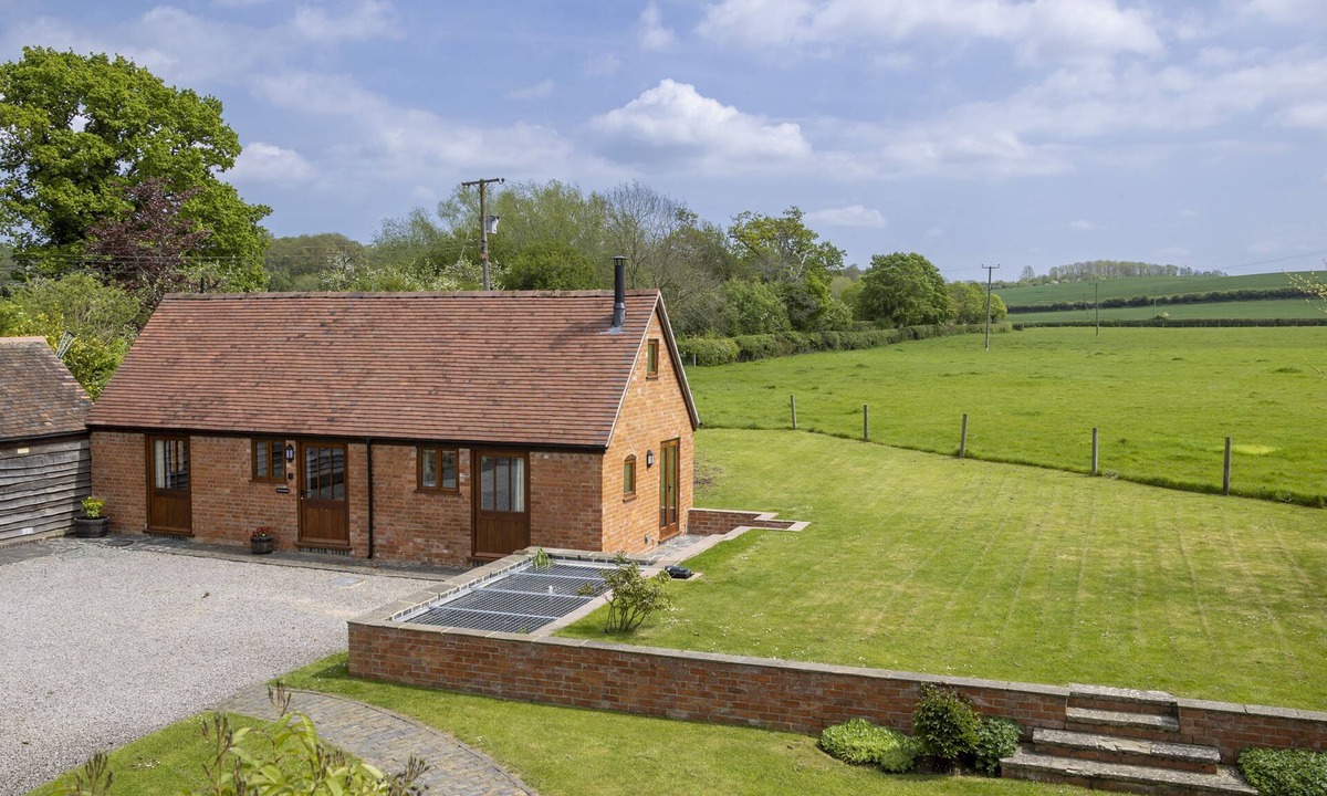 Wickhamford Cottage | The Stables Mickleton, Chipping Campden, sleeps 2 guests