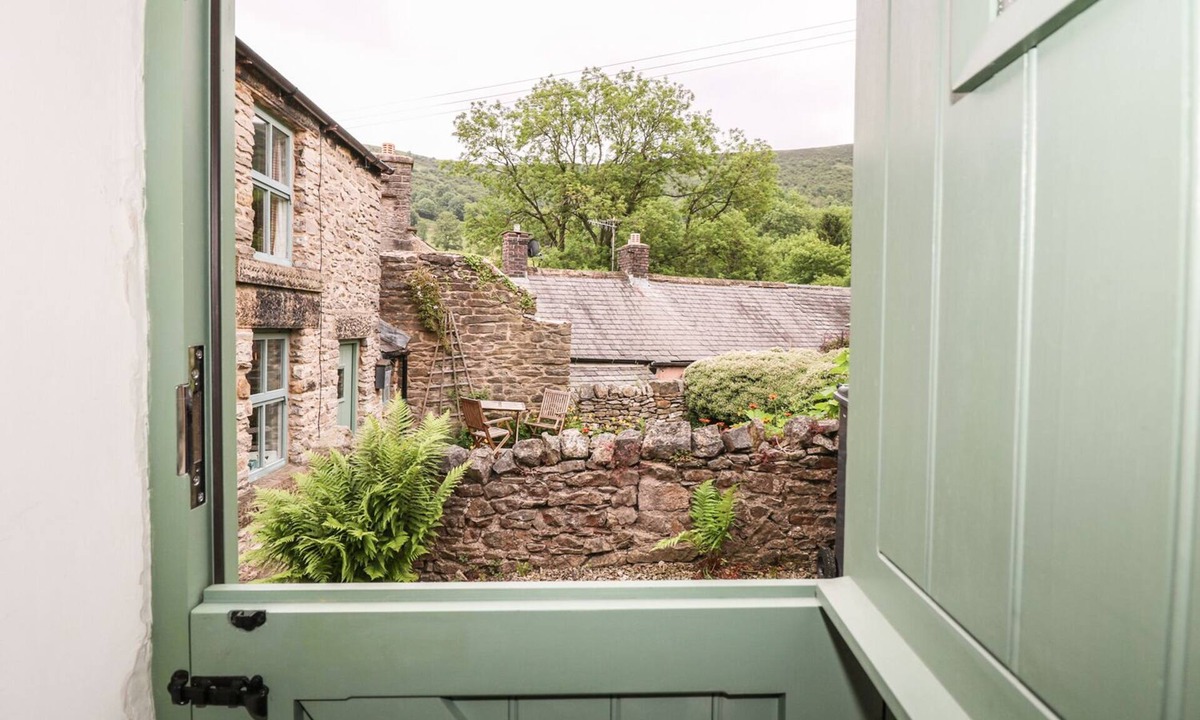 Hope Valley Cottage | The Studio