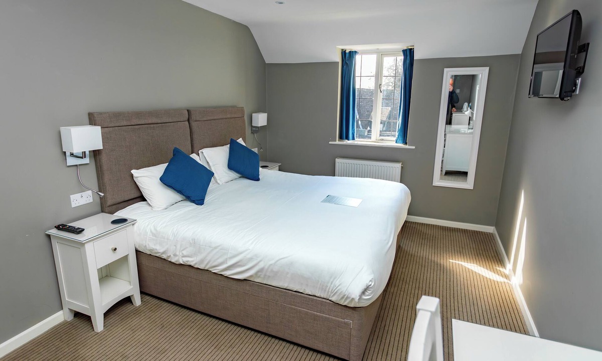 Quedgeley Hotel | The Thatch Inn