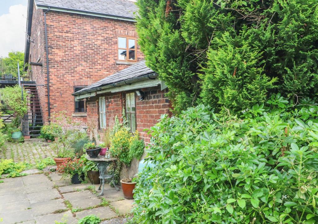 Warrington House | The Toolshed