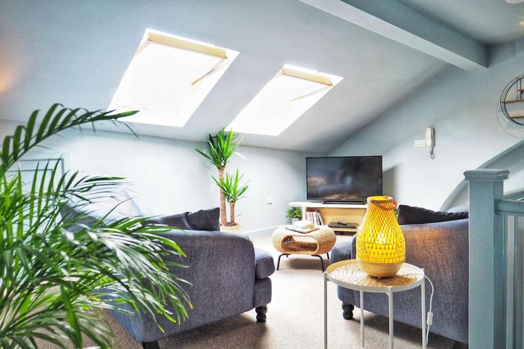 Barnoldswick House | The Wild Daisy