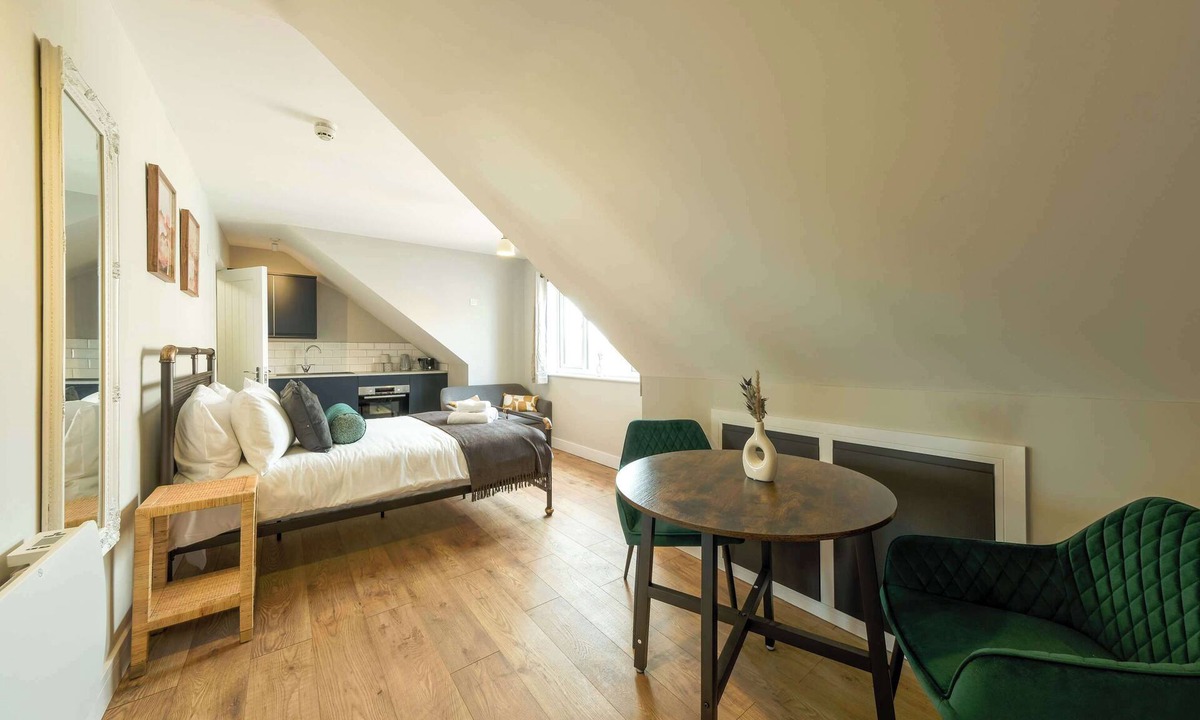 Bradley Stoke Apartment | The Willow - Studio 14