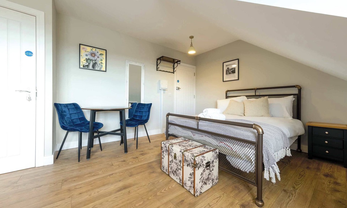 Bradley Stoke Apartment | The Willow - Studio 15