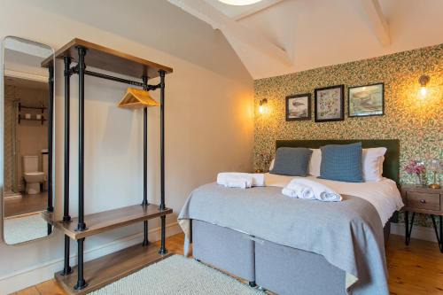 Wiveton Hotel | Three Swallows