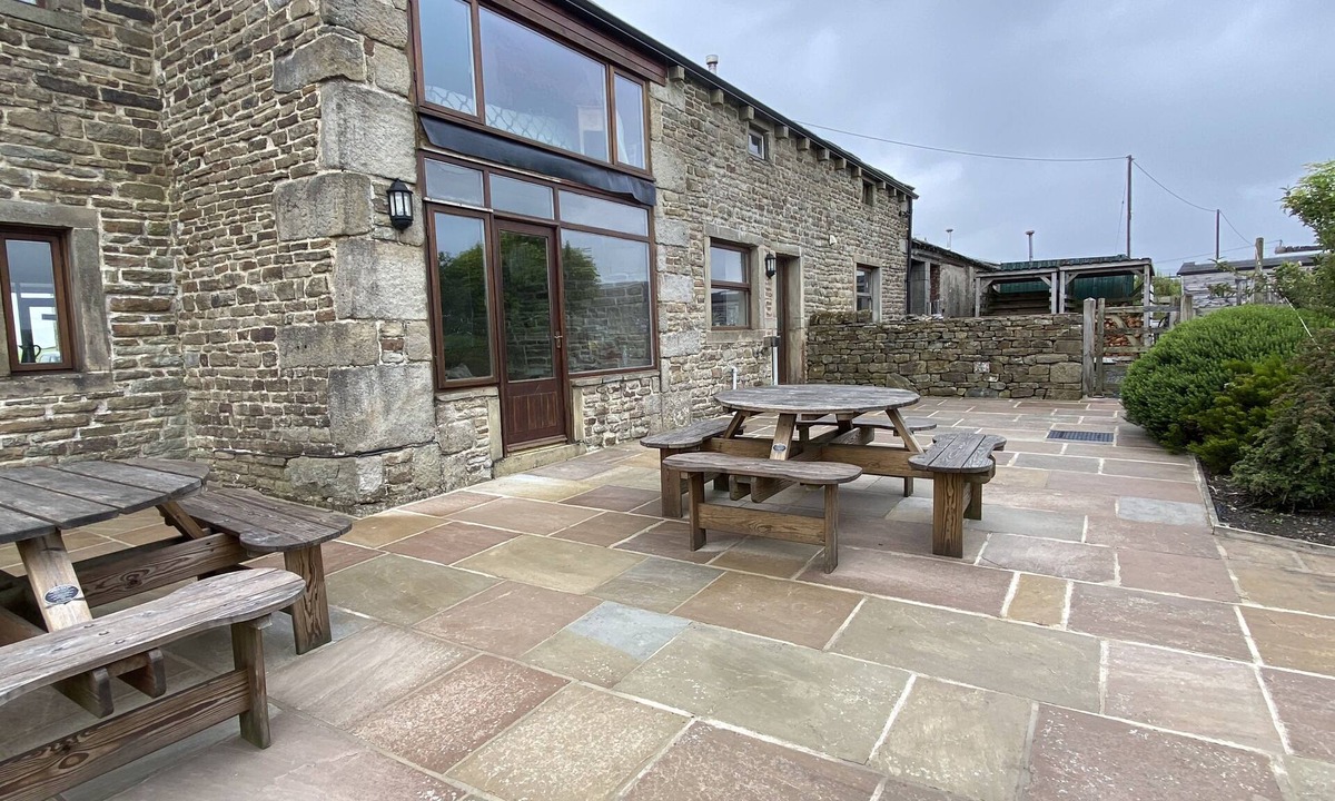 Burnley House | Threshings Country Cottage, with lovely open views