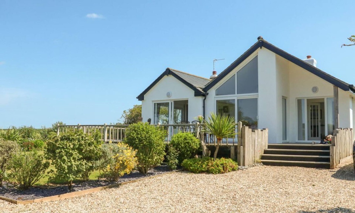 Bideford House | Tidewood, Welcombe, Devon