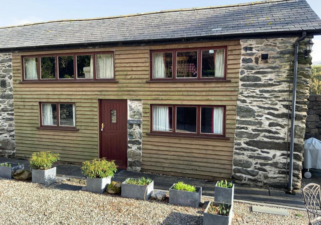 Llanycil House | Tithe Barn 2 - Abercelyn Cottages - Llanycil - Bala - LL23 7YF - UK