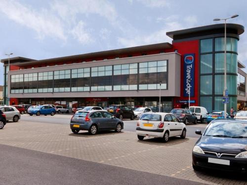 Pont Yates Hotel | Travelodge Llanelli Central