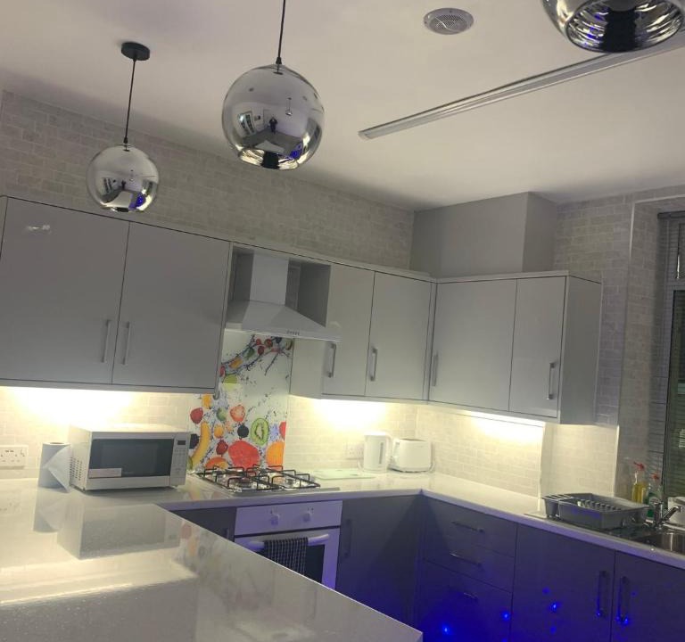 Burnley Apartment | Travis House Three Luxury Modern Living free WiFi
