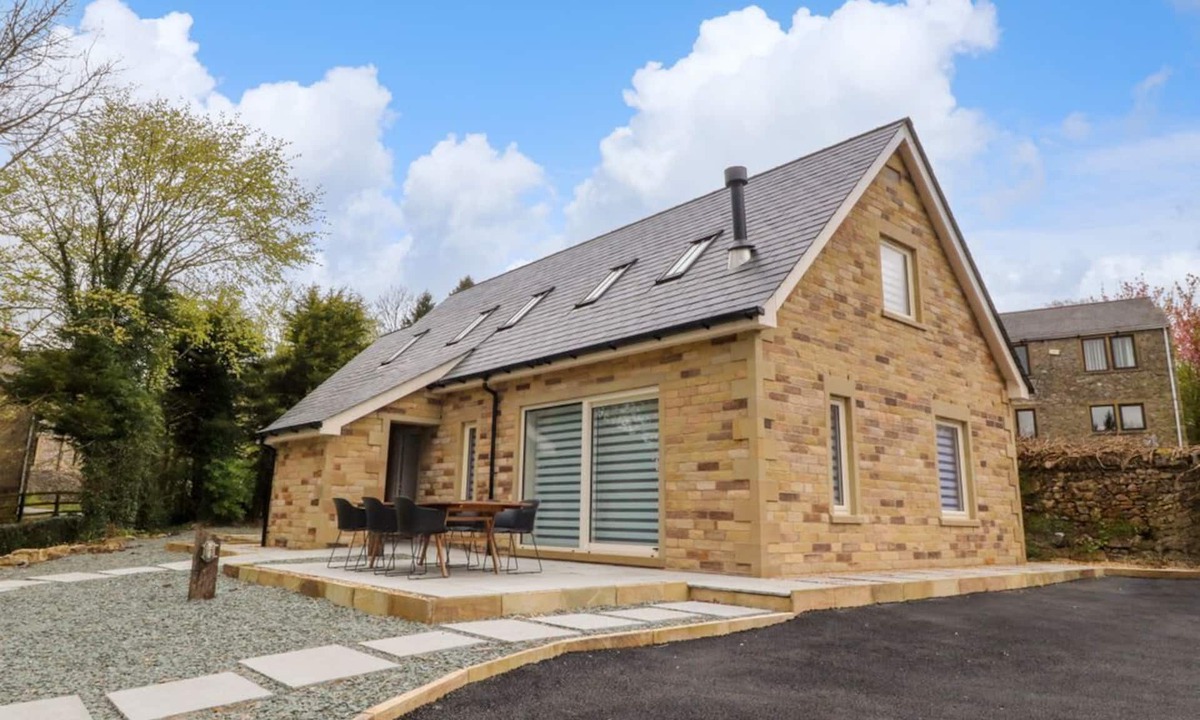 Newton-in-Bowland House | Treetops, Clitheroe Lancashire