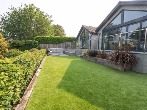 Egloshayle House | Trenant View