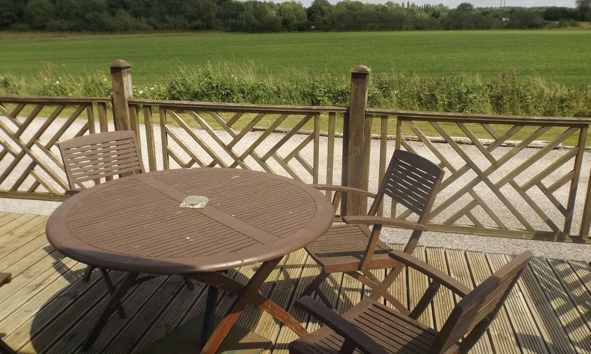 Offenham Cabin | Two bedroom timber lodge, Avonvale Holiday Lodges