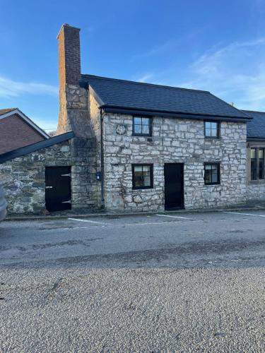 Mold House | Ty capel cottage