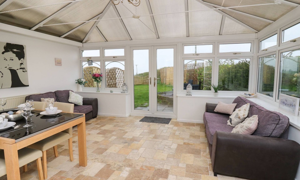 Llangynin Cottage | Ty Cariad