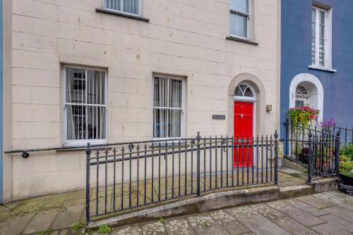 Bont Newydd House | Ty Castell