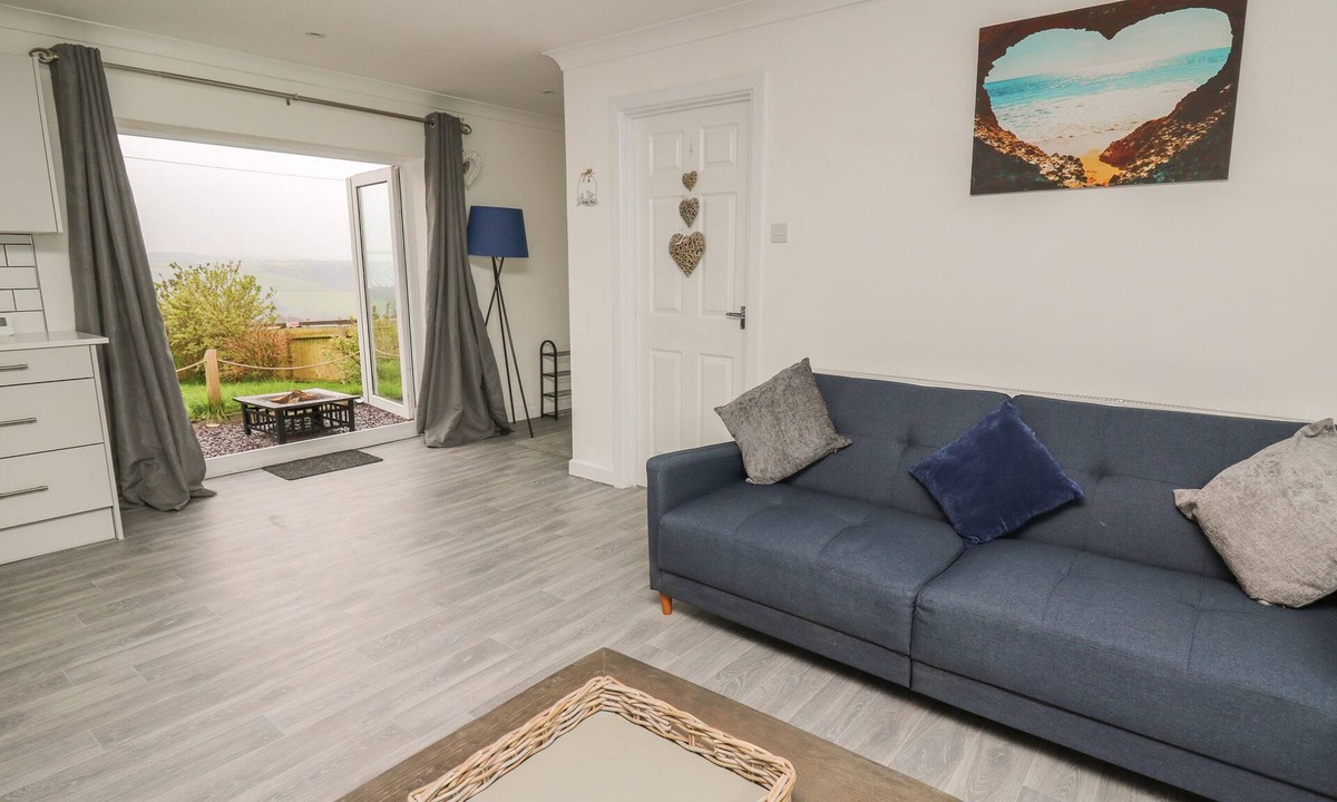 Llangynin Cottage | Ty Cwtch
