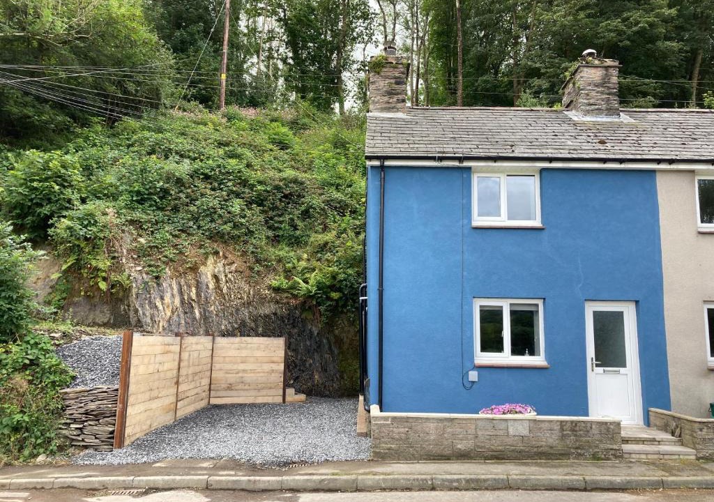 Derwenlas House | Ty Gles
