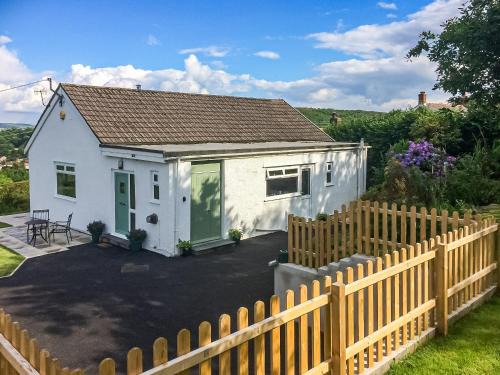Craig Cefn Parc House | Ty Howton