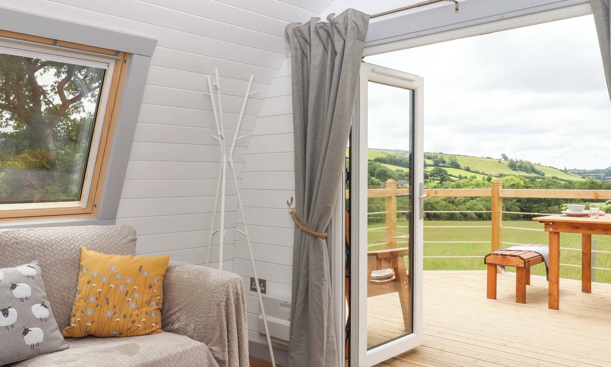 Totnes Cottage | Under Oak Pod