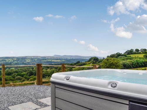 Llandovery House | Valley View - Uk34178