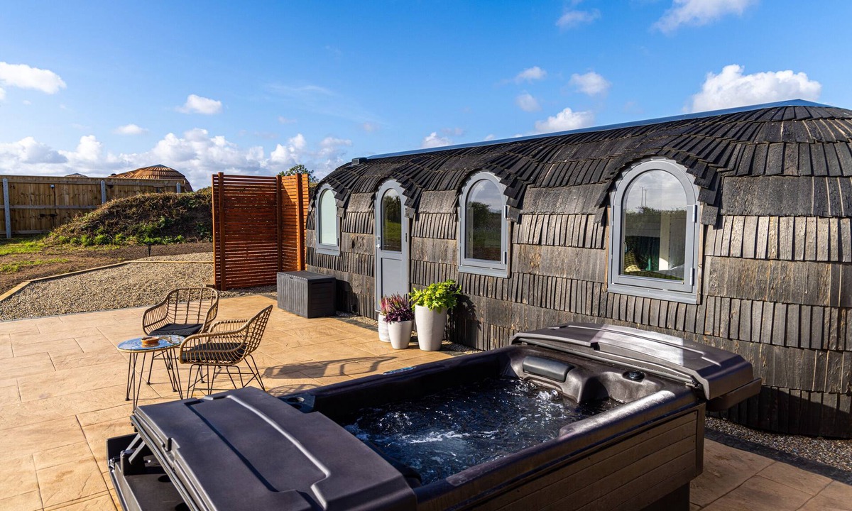 Arnold Cottage | Veiko - Mayflower Meadow