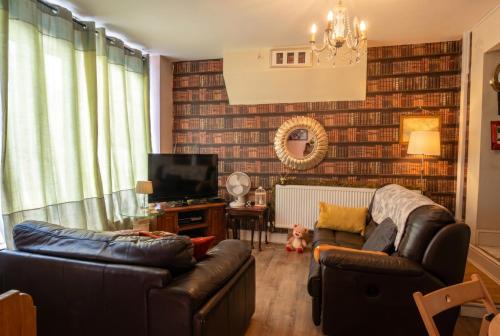 Newton Burgoland Apartment | Vintage 2-bed flat with free parking in Measham