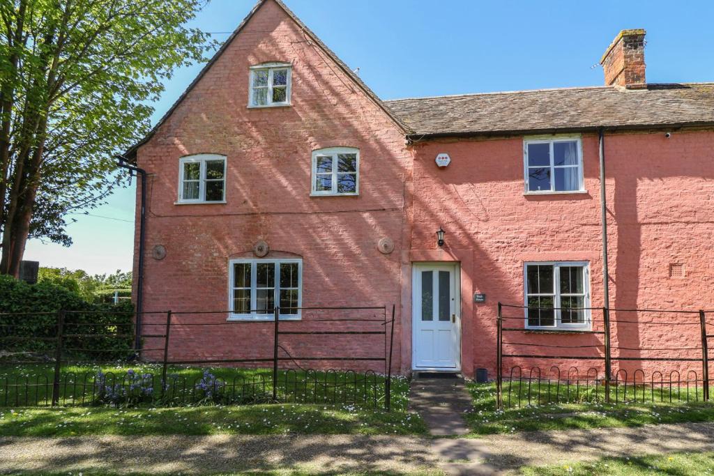 Dursley House | Walk House