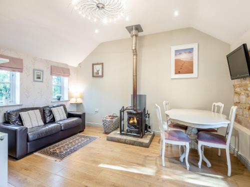 Pentney House | Walnut Cottage - Ukc6632