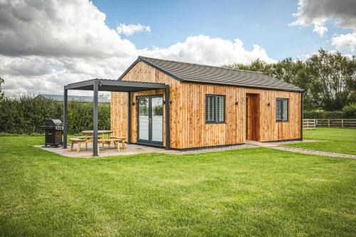 Radbourne House | Walnut Lodge