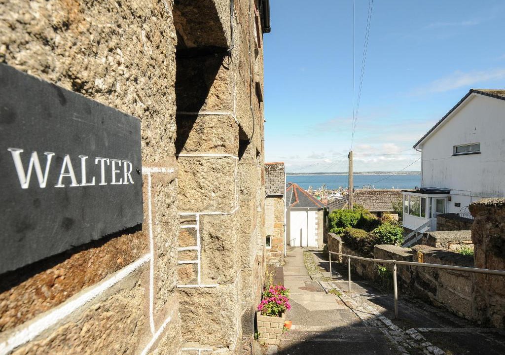 Newlyn House | Walter