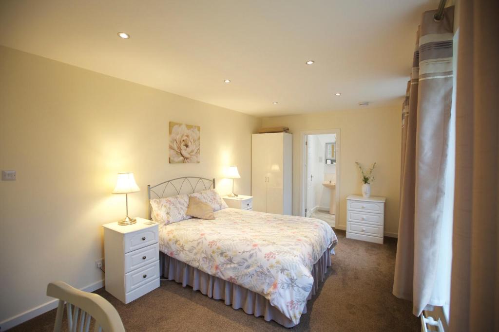 Lewannick House | Waterfall Cottage