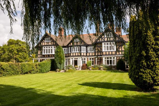 Henley-on-Thames House | Waterfront Retreat