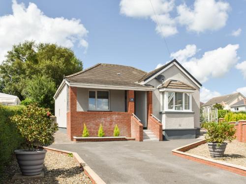 Llanelli House | Waun Bungalow