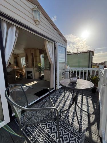 Aberystwyth Apartment | Welsh Bay Hideaway 2 bed caravan with sun deck