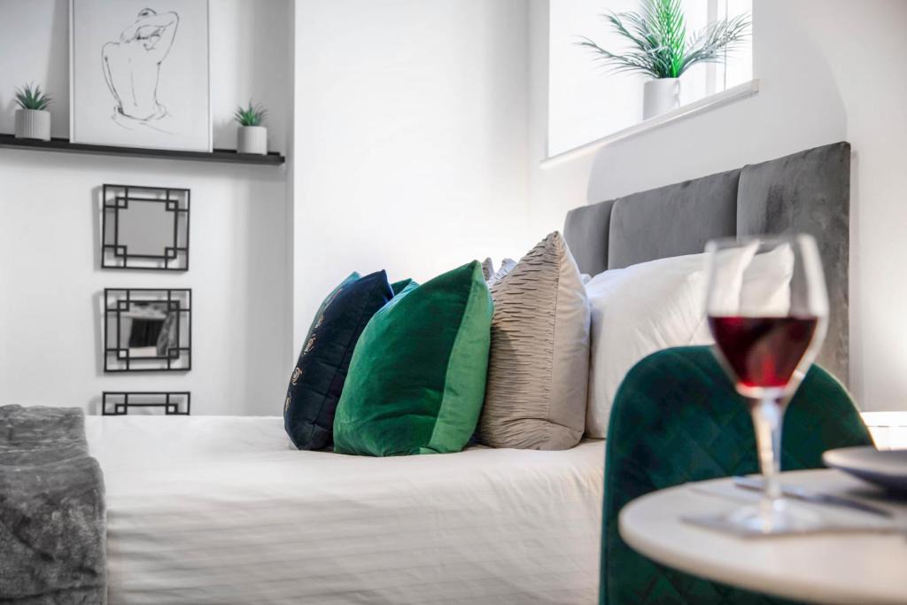 Pontrilas Apartment | WhiskAwayStays - Foregate Studio No 3