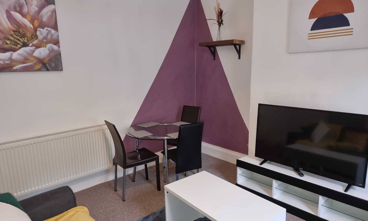 Tynemouth Apartment | Whitby Elegance