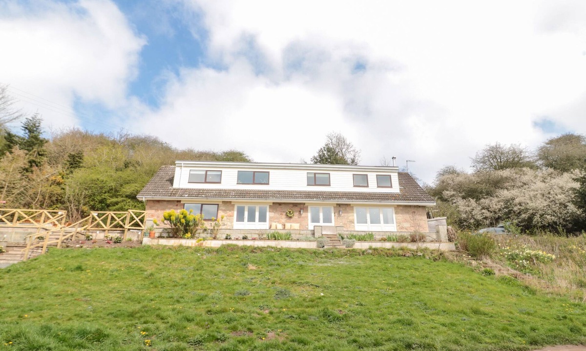 Berwick-upon-Tweed House | WHITEADDER BANK, pet friendly, with open fire in Berwick-Upon-Tweed
