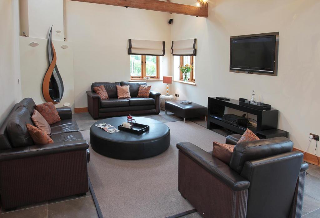 Nuthurst House | Whytings Stud Barn 1