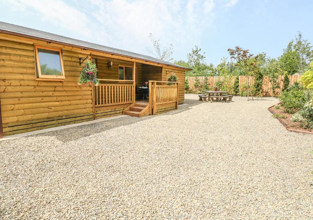 St. Florence House | Willow Lodge