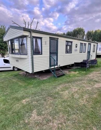Sheerness Resort | Willows Escape