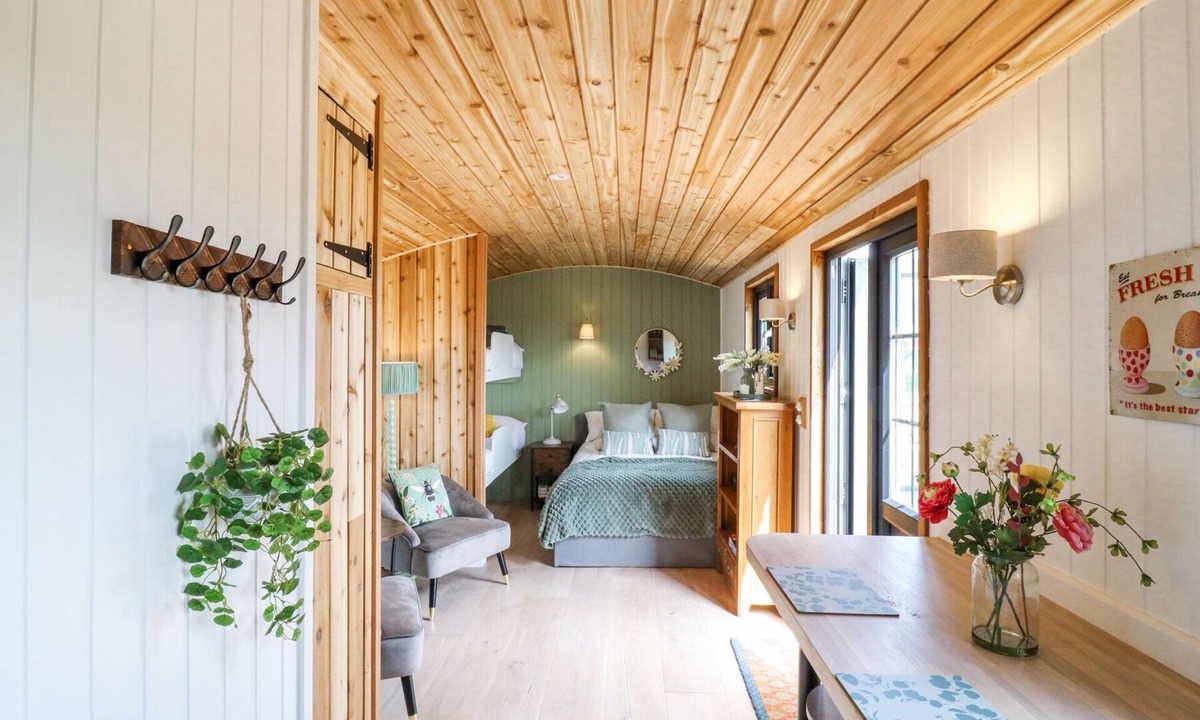 Cambridge Cottage | Woodpecker